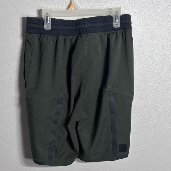 Under Armour Men Dark Green Athletic Fitted Running shorts size S - Picture 5 of 9